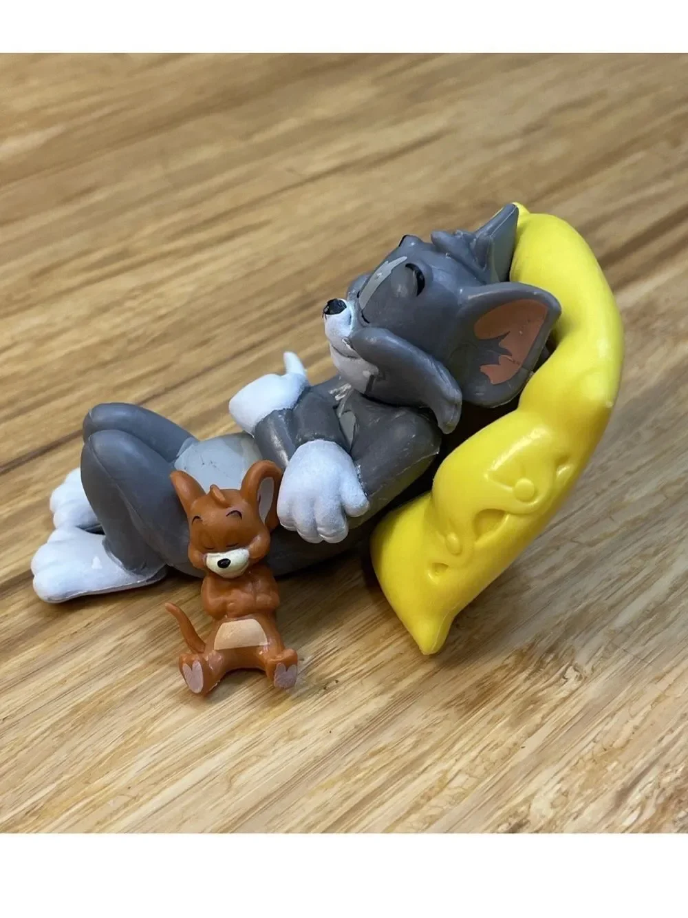 Warner Bros. Gray Tom & Brown Jerry with Yellow Cheese Bed Figurine